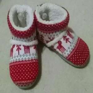 Red white faux fur lined slippers